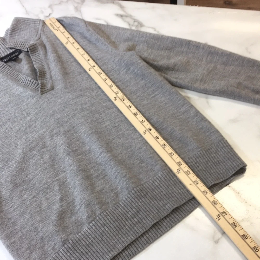 Banana Republic Gray Knit Extra‎ Fine Merino Wool Sweater Mens Medium Preppy